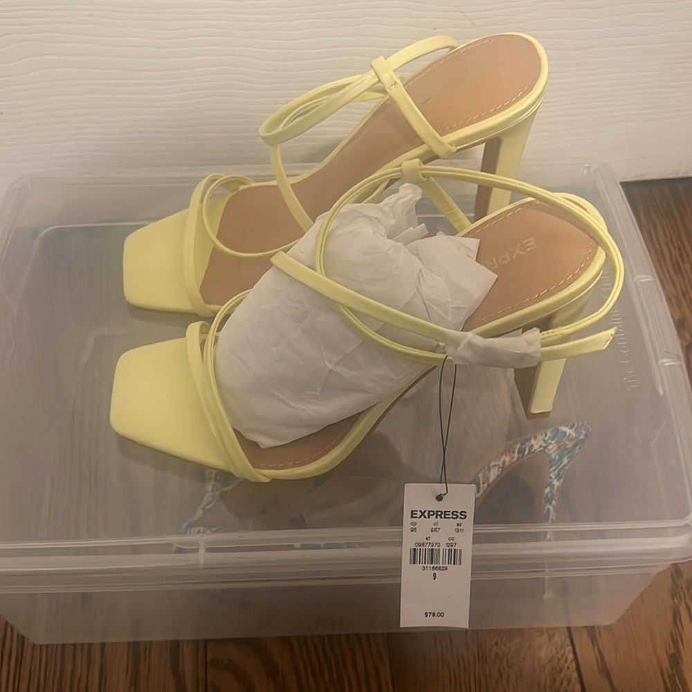 Express Sandals 😍 - Picture 5 of 5
